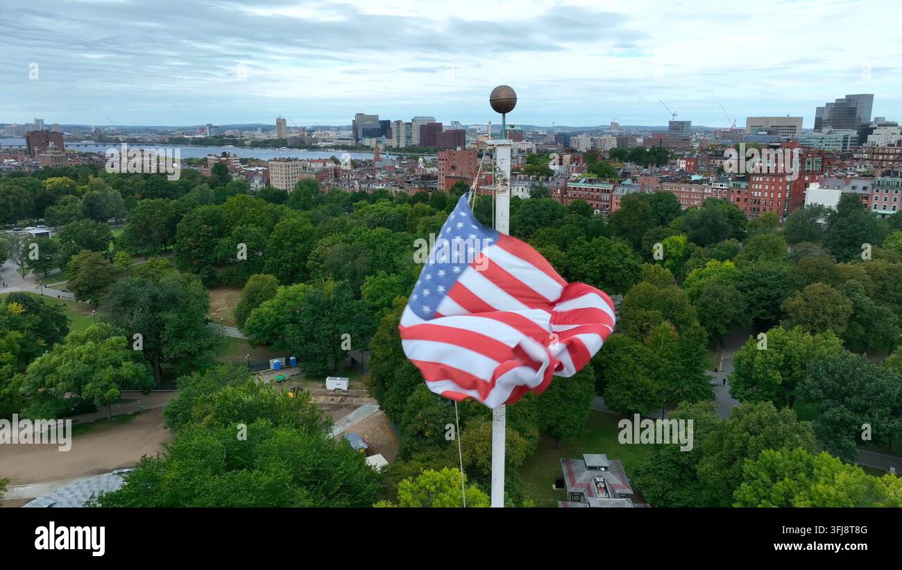 Boston Common e Public Park nel Massachusetts. Ripresa aerea verso l'edificio del capitolo di State House. Ripresa aerea di stabilimento. Foto Stock