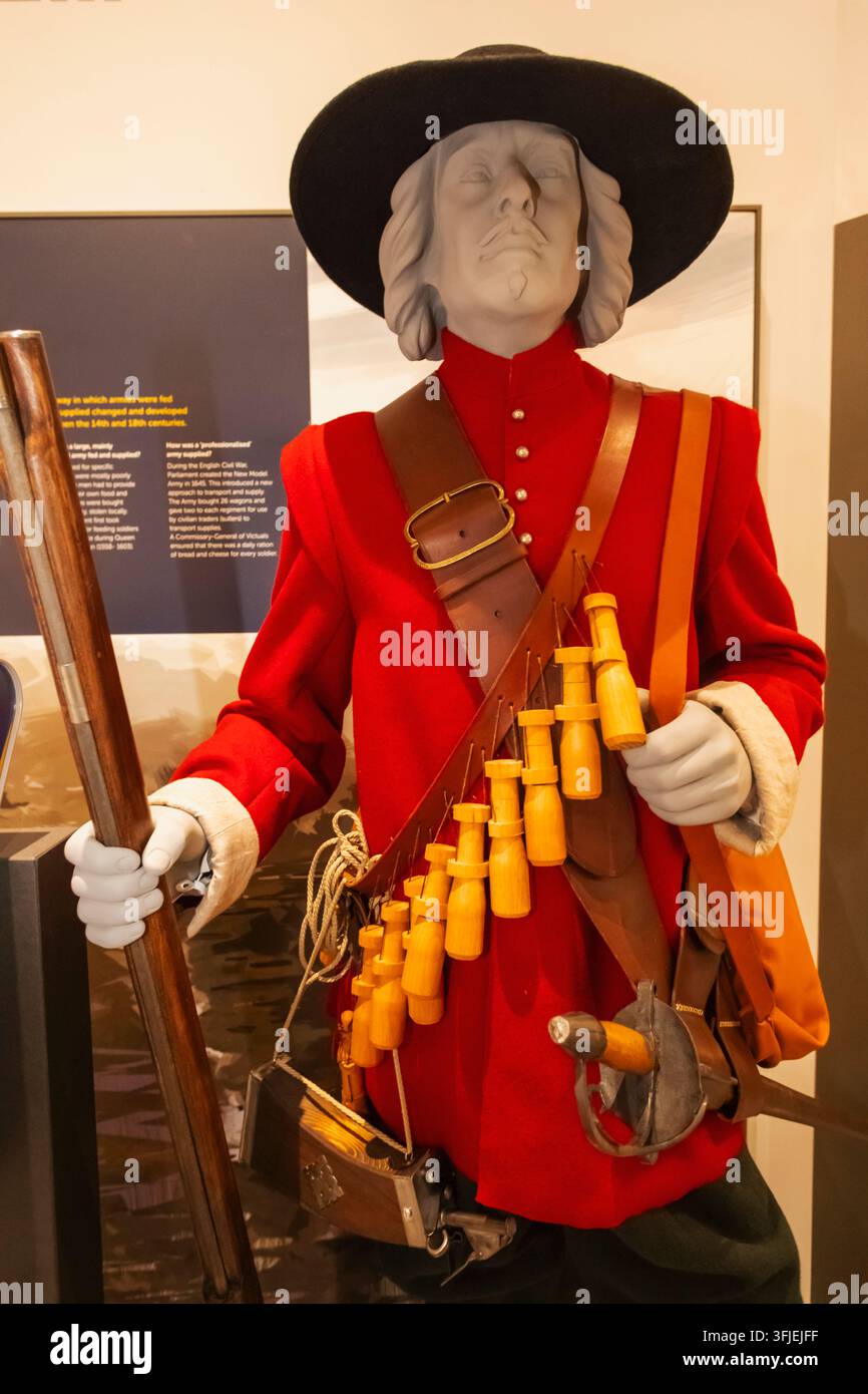 Inghilterra, Hampshire, Winchester, MOD Worthy Down, Il museo militare del Royal Logistic Corps, Esposizione di un soldato della New Model Army durante la guerra civile inglese Foto Stock