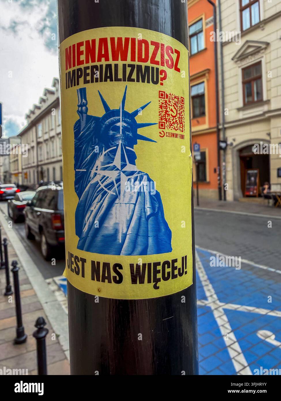Cracovia, Polonia, Poster murali politici, Estrema sinistra polacca, Comunismo, in mostra in una strada del centro storico "Odii l’imperialismo? Siamo più noi!"  Foto Stock