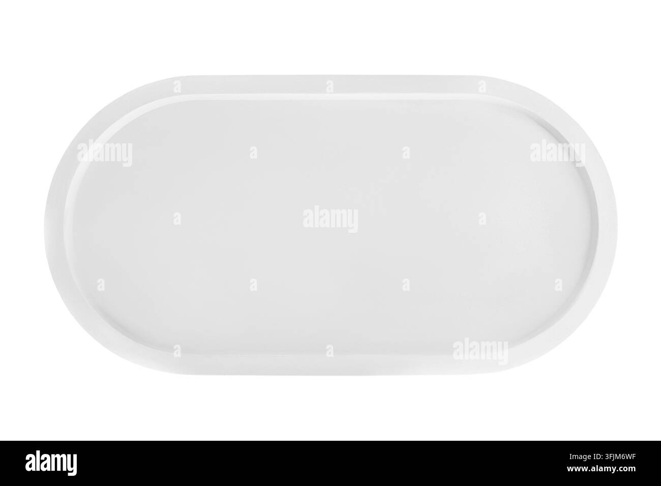 Piatto ovale in ceramica bianco vuoto isolato su sfondo bianco Foto Stock
