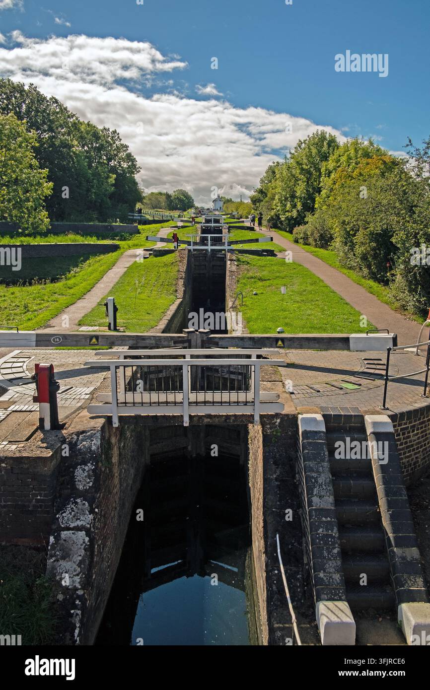 Chiusure idrauliche e percorsi a Foxton Locks nel Northamptonshire Foto Stock