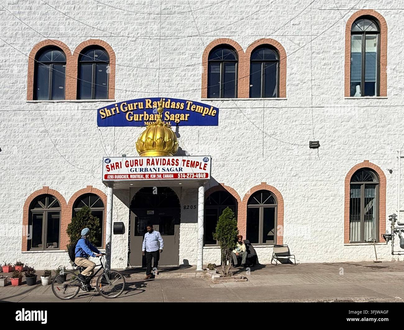 Il tempio Shri Guru Ravidass Gurbani Sagar, Park Extension, Montreal, Canada - Immagine stock catturata con smartphone