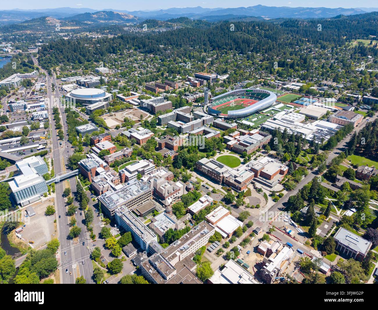 Veduta aerea del campus dell'Università dell'Oregon e dell'Hayward Field, Eugene, Oregon Foto Stock