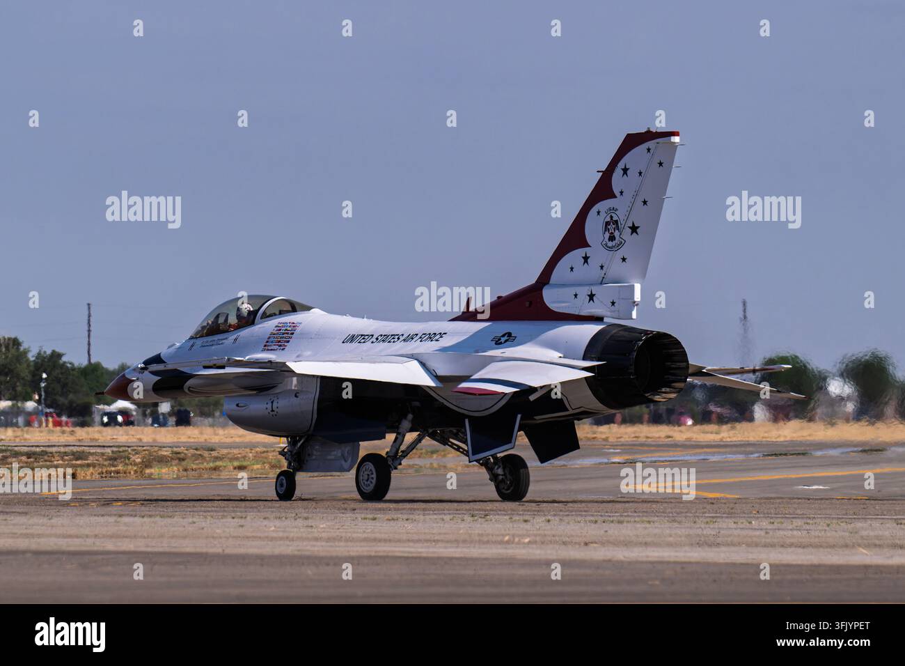 National Championship Air Races 9-18-2026 Roswell NM USA  Le USAF Thunderbirds si esibiscono ai National Championship Air Races al Roswell Internati Foto Stock