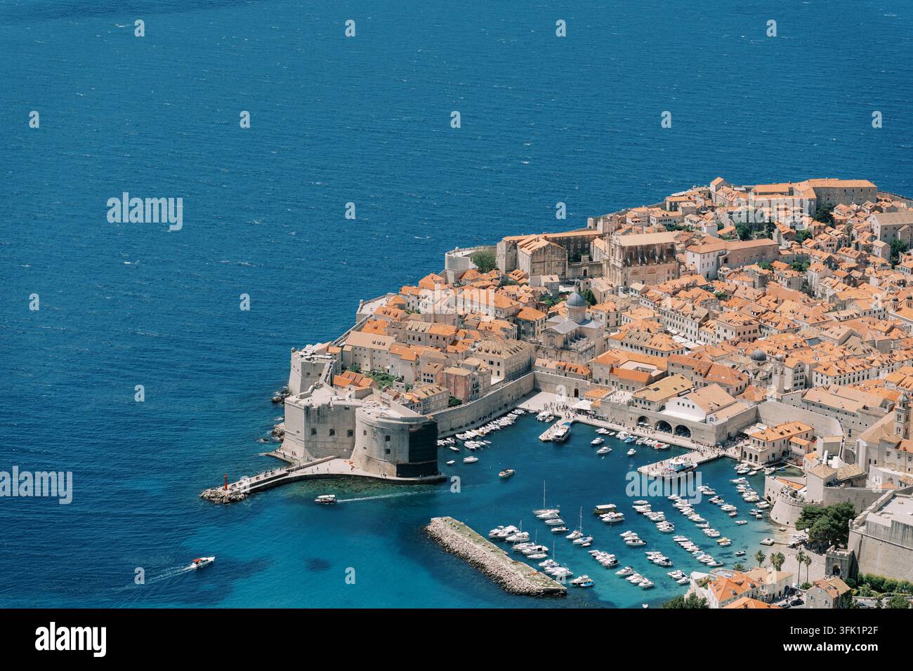 Veduta aerea della vecchia città e del porto di Dubrovnik Foto Stock