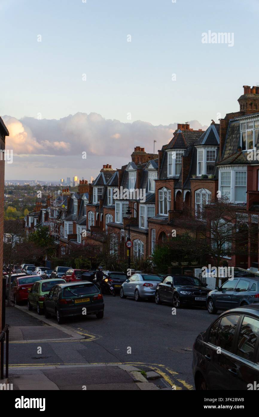 Vista sulla città da Muswell Hill a Londra in una serata di novembre, Inghilterra Foto Stock