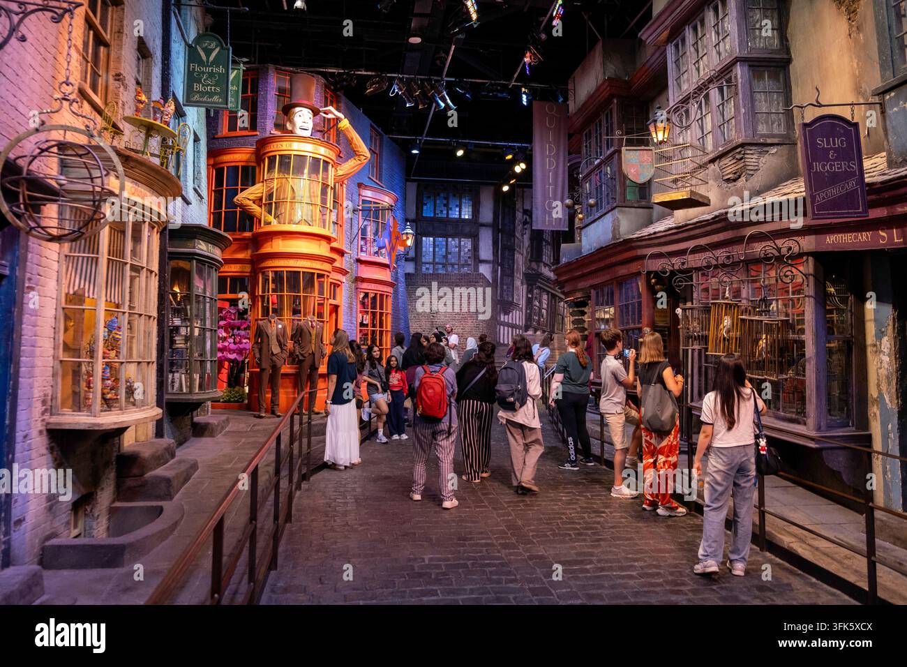 Inghilterra, Londra, Leavesden: Tour dello studio Warner Bros. La creazione di Harry Potter. Visita agli set utilizzati per le riprese degli otto film della serie di Harry Potter Foto Stock