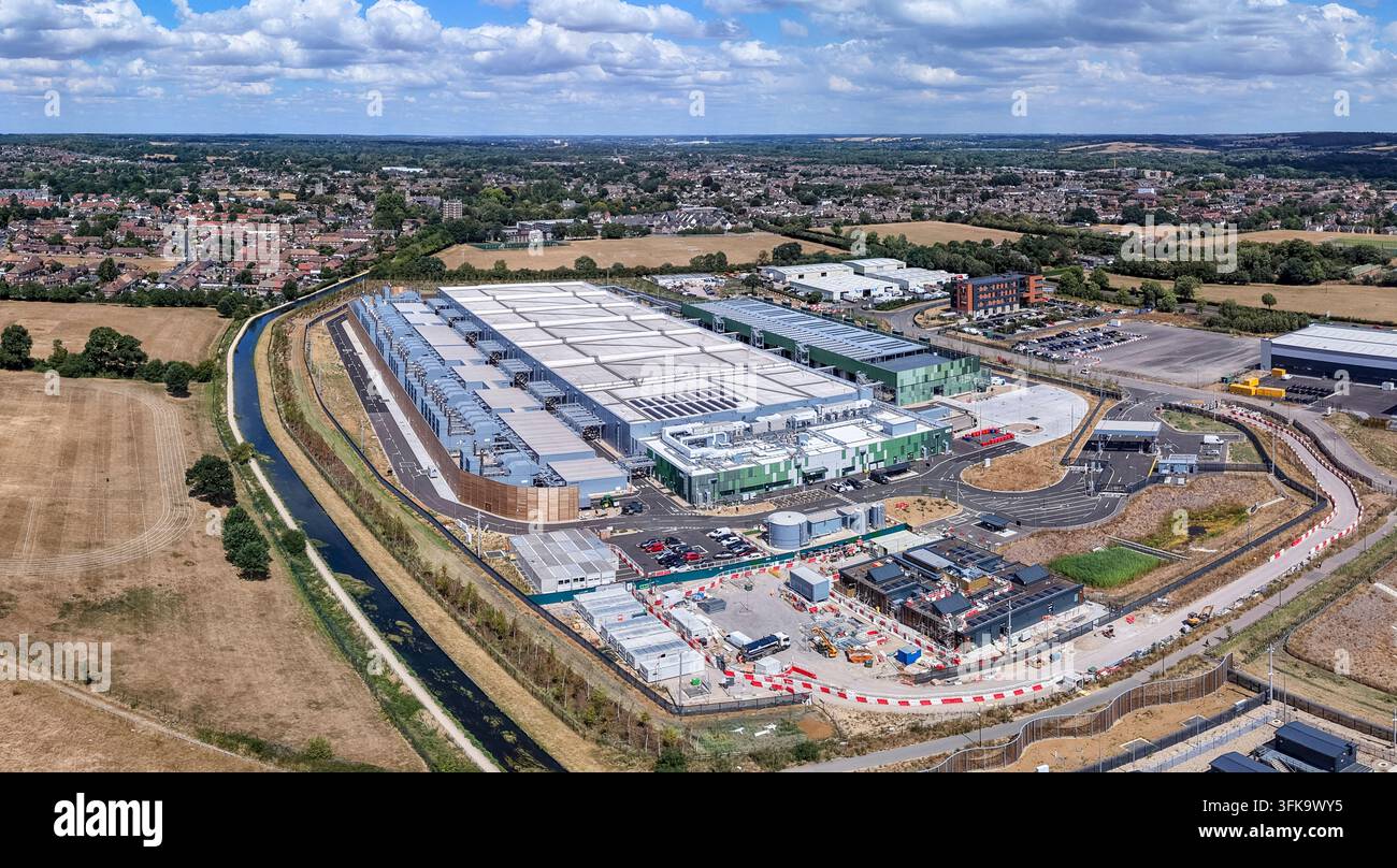 Vista aerea panoramica del centro dati di Google a Waltham Cross in costruzione (agosto 2026), Waltham Cross, Regno Unito. Foto Stock