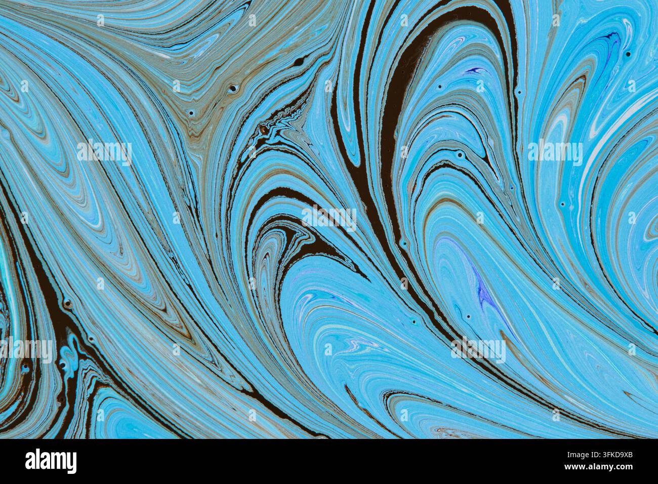 Sfondo fluido astratto con vivaci motivi di pittura marmorizzata blu e scuri che si agitano Foto Stock