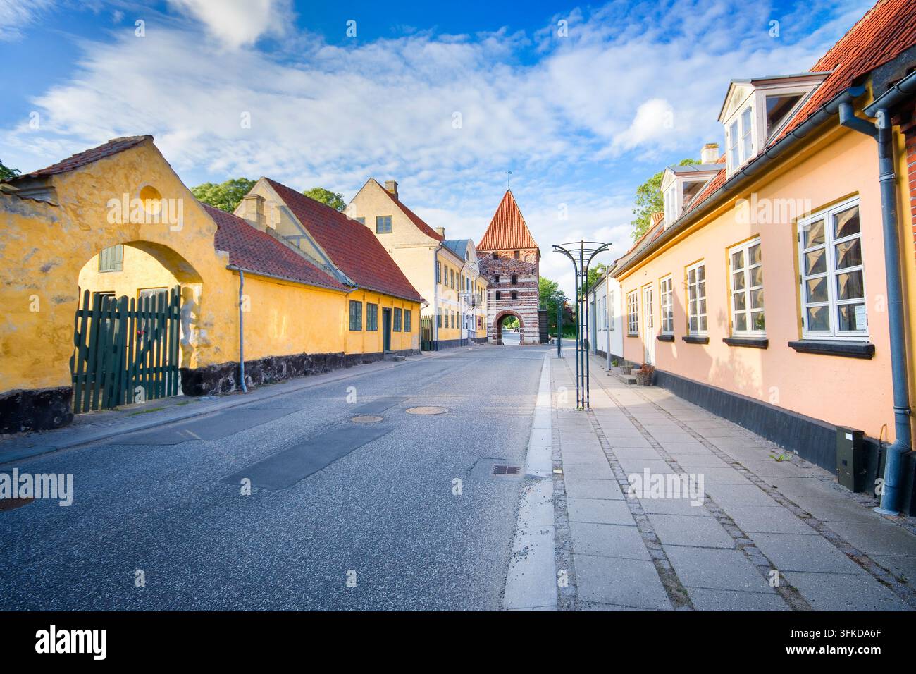 Porta medievale Mølleporten (La Porta del Mulino) a Stege su Møn nel sud-est della Danimarca Foto Stock