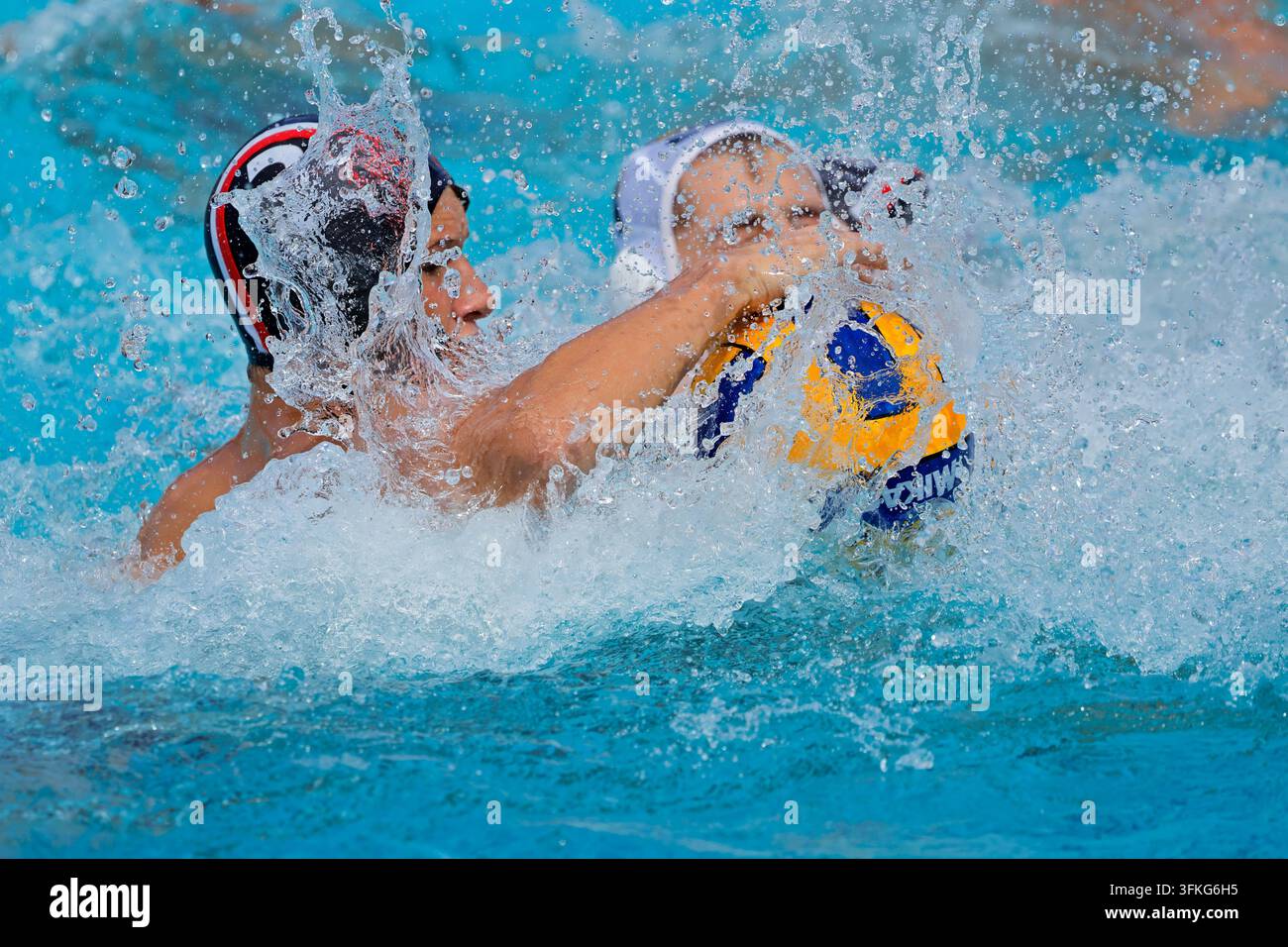 Giocatori di pallanuoto non identificati in azione durante il torneo annuale di pallanuoto del Grey College, Bloemfontein, Sudafrica, 29-31 gennaio 2026 Foto Stock