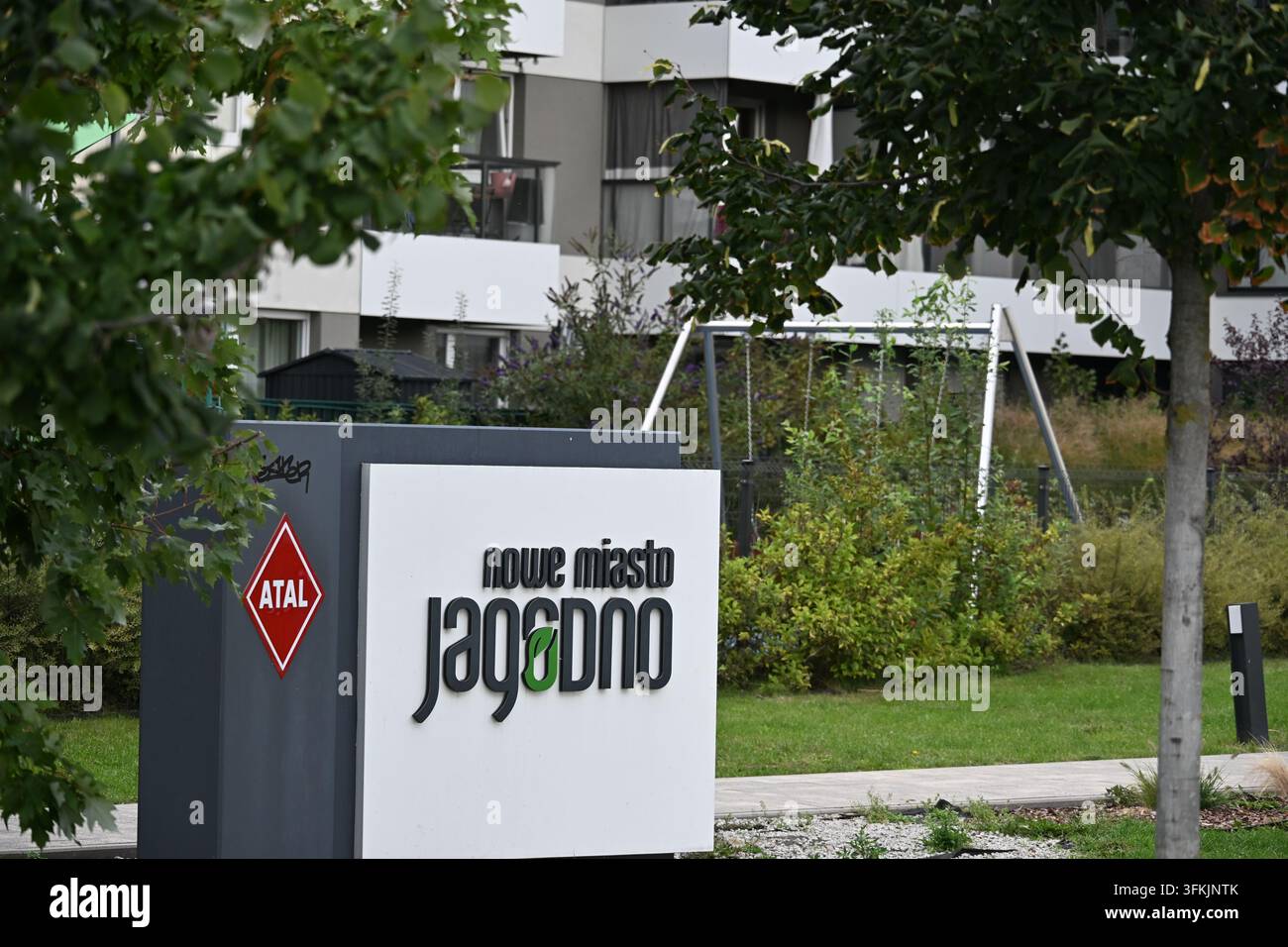 Complesso residenziale Nowe Miasto Jagodno con logo ATAL Foto Stock