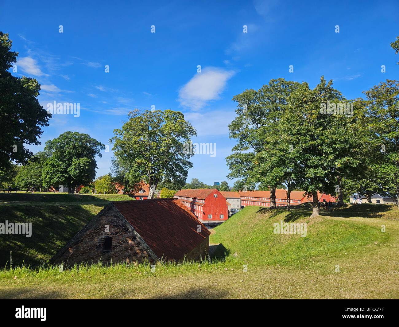 I bastioni della fortezza storica di Kastellet a Copenaghen in estate Foto Stock
