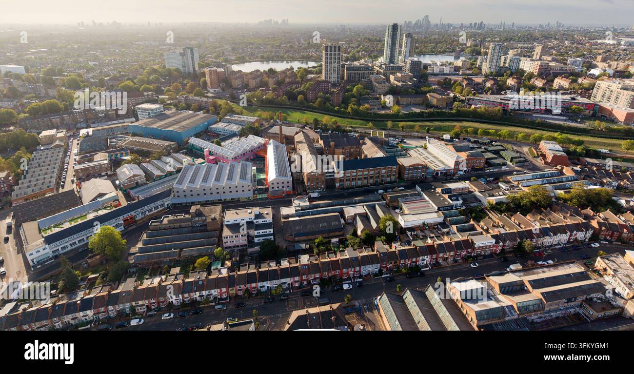 Il distretto dei magazzini di Harringay (chiamato anche i magazzini di Manor House) è una comunità creativa unica di spazi di vita e lavoro nel nord di Londra, span Foto Stock