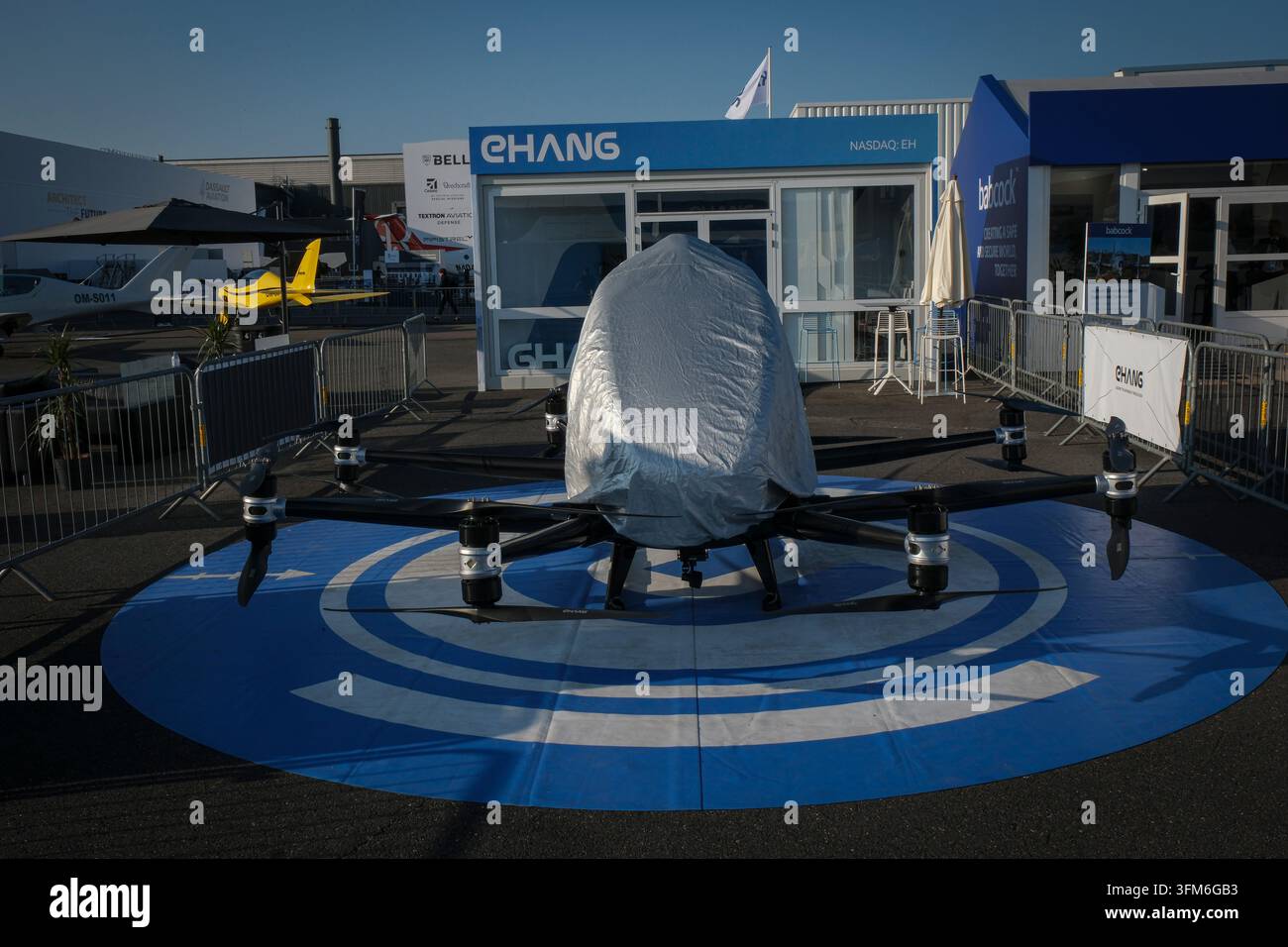 PARIGI, FRANCIA - 2025/06/19: La 55ª fiera aeronautica di Parigi a Le Bourget, nel giugno 2025, dove l'industria aerospaziale e della difesa mostra i suoi aerei, i suoi miss Foto Stock