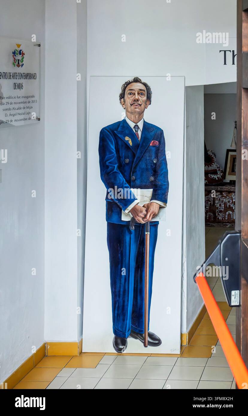 Immagine iconica dell'artista Salvador Dalí all'ingresso del museo di Mijas Pueblo, Andalusia, Spagna, il 10 settembre 2026 Foto Stock