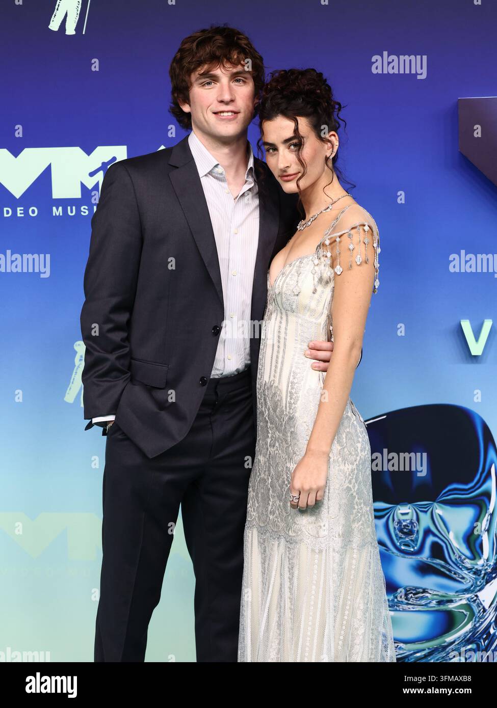 Los Angeles, Stati Uniti. 27 set, 2026. Vincent Mason e Stella Lefty ai MTV Video Music Awards 2026 tenutisi al Peacock Theater di L.A. Live il 27 settembre 2026 a Los Angeles, California, Stati Uniti. (Foto di Xavier Collin/Image Press Agency) Credito: Image Press Agency/Alamy Live News Foto Stock