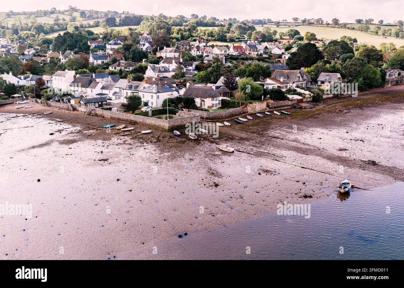 Immagine a drone del fiume Teign a Shaldon, Devon con la marea bassa. Foto Stock