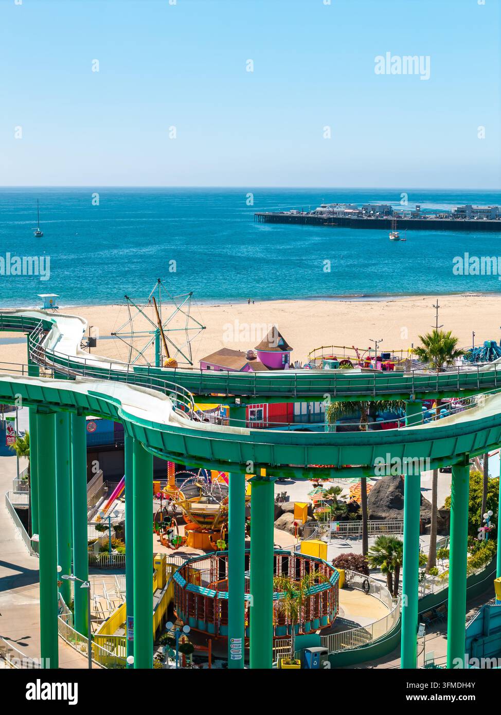 Giochi della spiaggia di Santa Cruz e costa oceanica in California Foto Stock