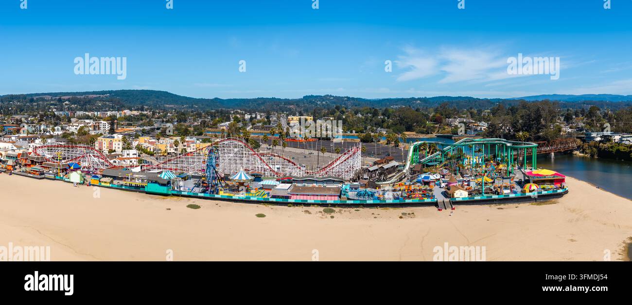 Vista aerea del parco divertimenti Santa Cruz Beach Boardwalk Foto Stock
