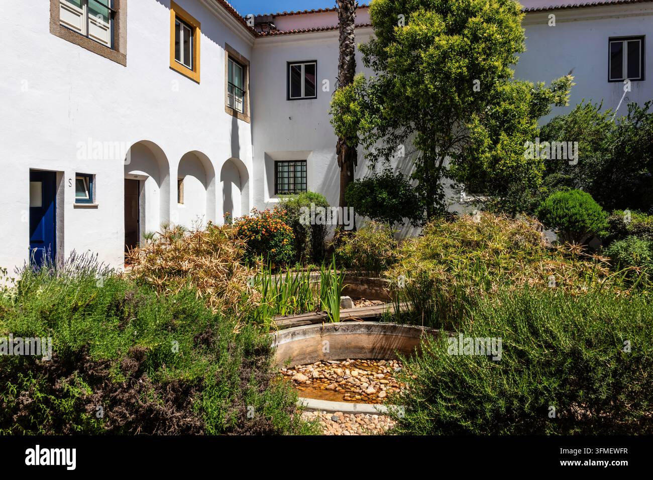Il Giardino Universitario è una delle più antiche università del Portogallo del 1559, Évora è un sito del patrimonio mondiale UNESCO grazie al suo passato impressionante, Portogallo, E Foto Stock