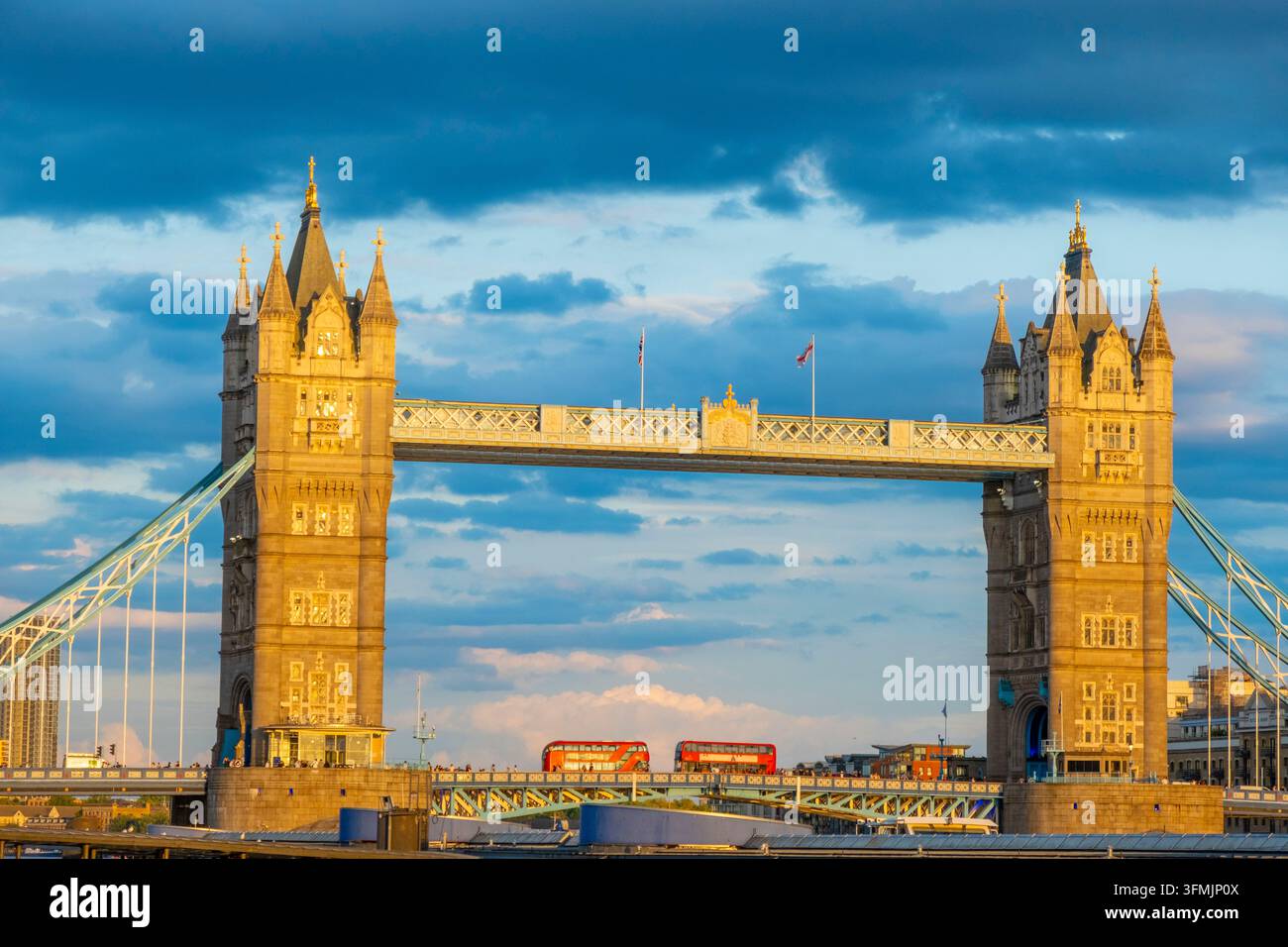 Regno Unito, Londra, il Tower Bridge Foto Stock