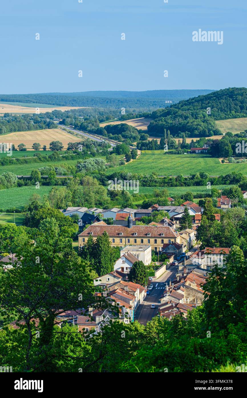 Francia, Haute-Marne, Joinville, panorama dal tumulo dell'ex castello di En-Haut, veduta del convento delle Annunziate Celesti Foto Stock