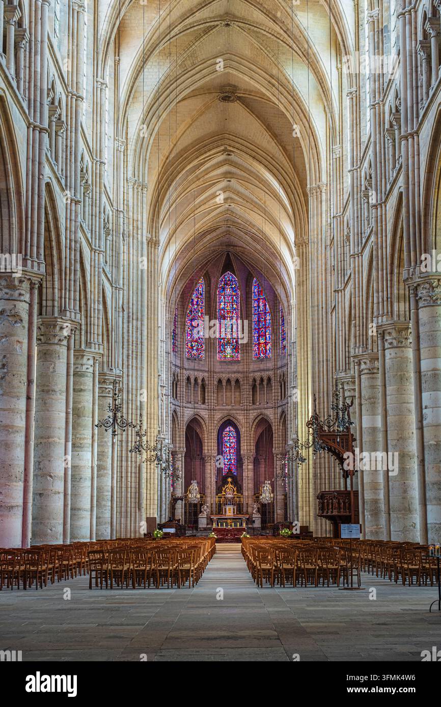 Francia, Aisne, Soissons, navata della cattedrale di Saint-Gervais-et-Saint-Protais Foto Stock