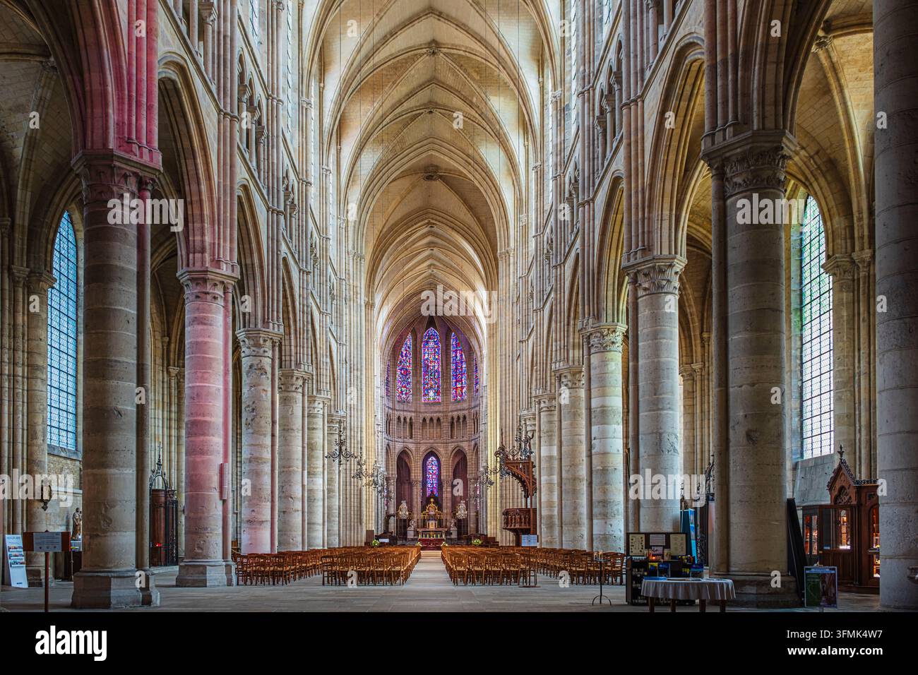 Francia, Aisne, Soissons, navata della cattedrale di Saint-Gervais-et-Saint-Protais Foto Stock