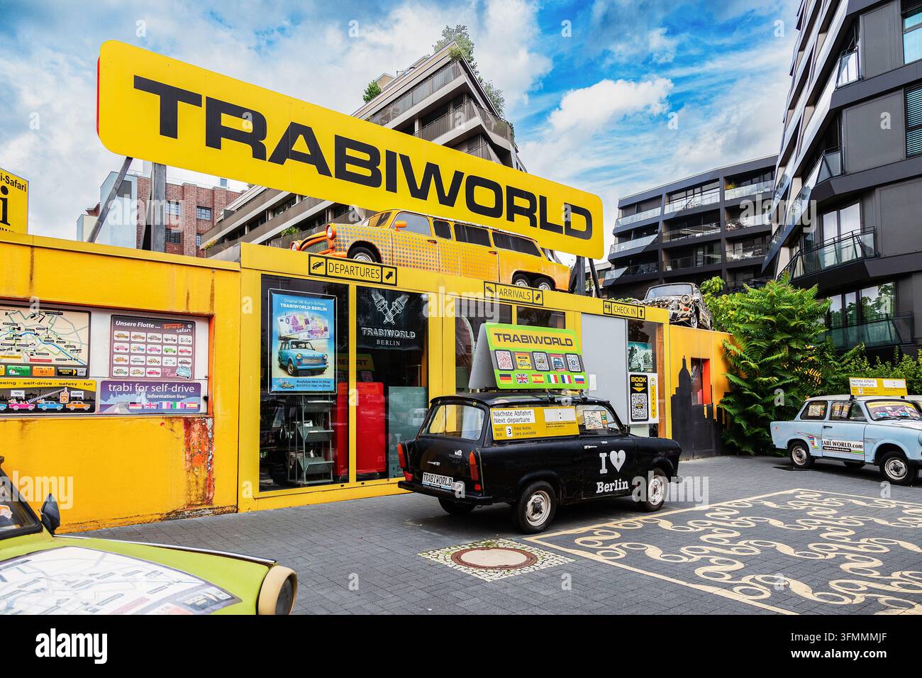 BERLINO, GERMANIA - 20 SETTEMBRE 2026. Trabi World Zimmerstrasse Mitte. Foto Stock