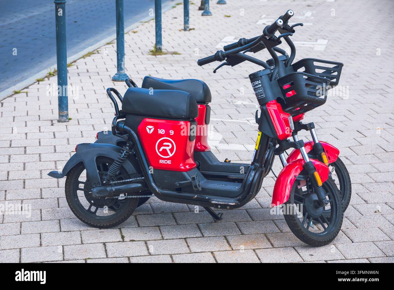 Veicolo elettrico a due ruote in affitto. RIDE Mobility Foto Stock