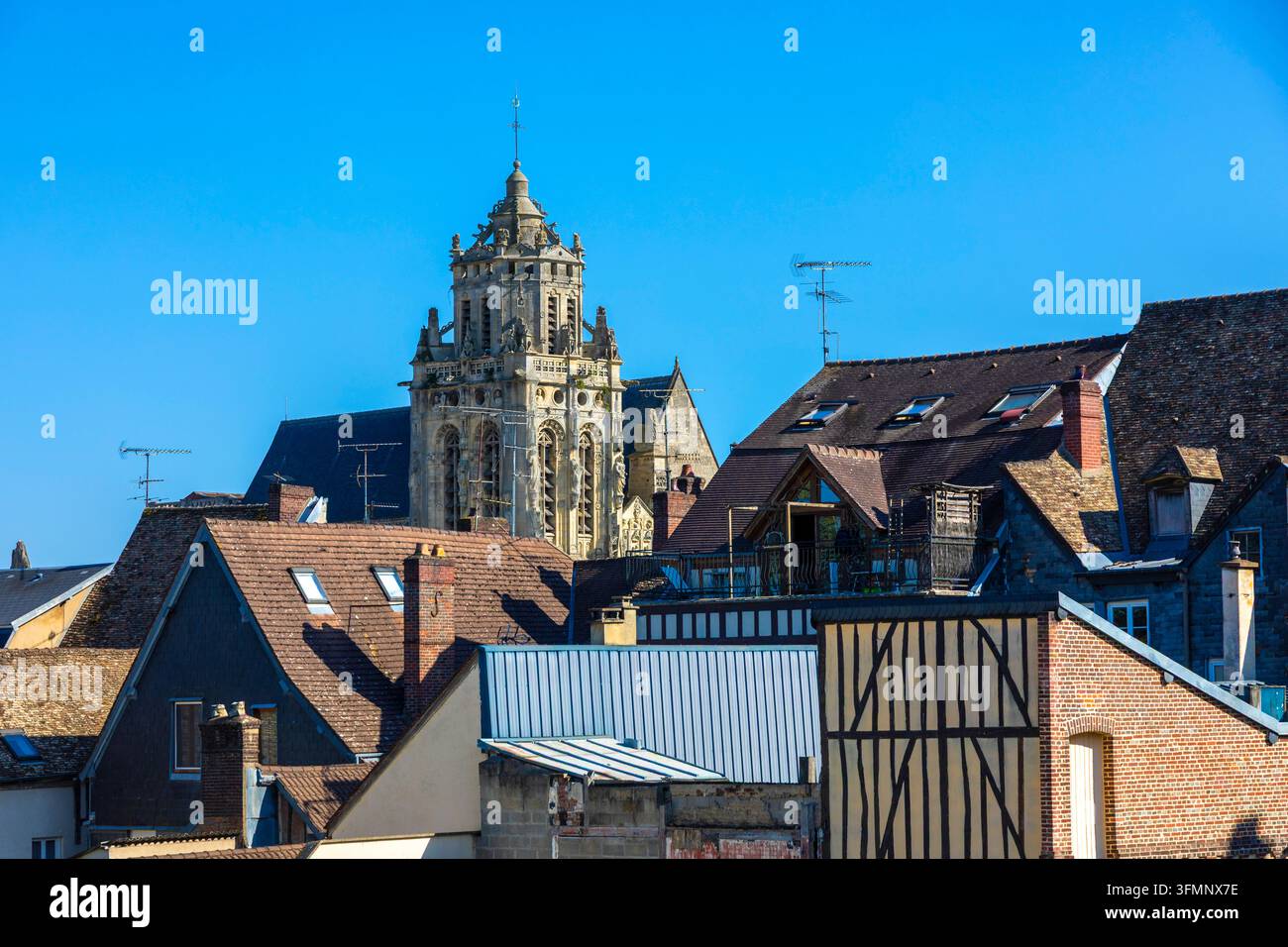 Francia, Normandia, Eure, Gisors, Chiesa di Saint-Gervais-Saint-Protais Foto Stock