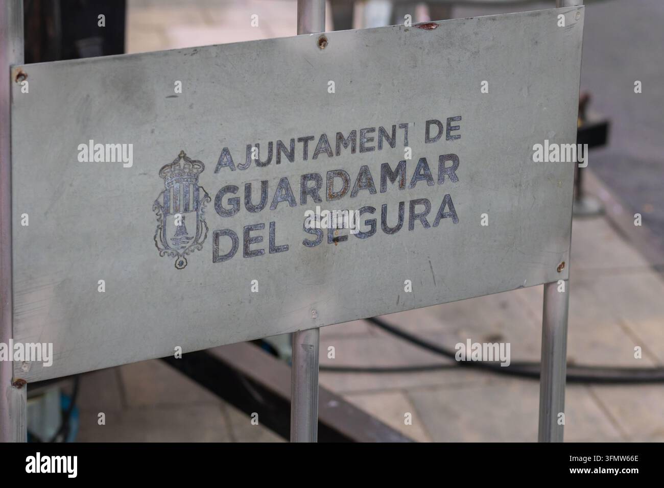 Primo piano di un cartello municipale di Guardamar del Segura Foto Stock