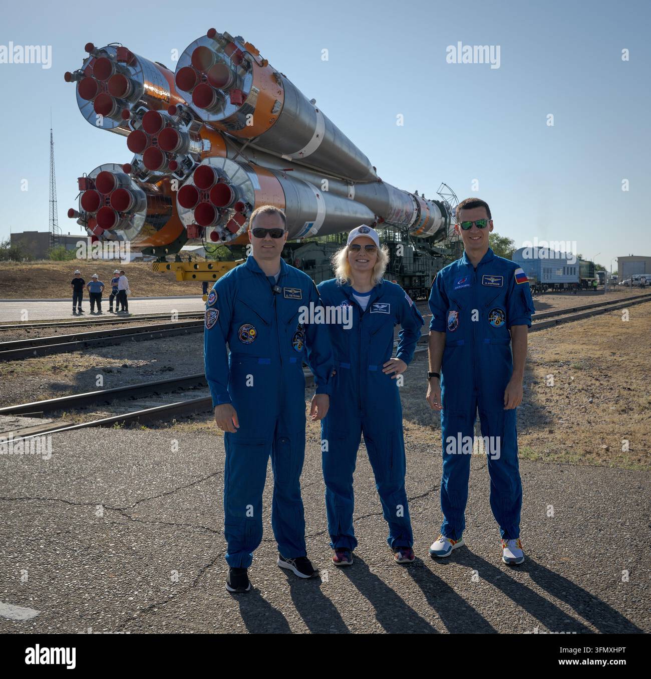 Spedizione 75 Rollout della Sojuz, Cosmodromo di Baikonur, Kazakistan, 11 luglio 2026 Foto Stock