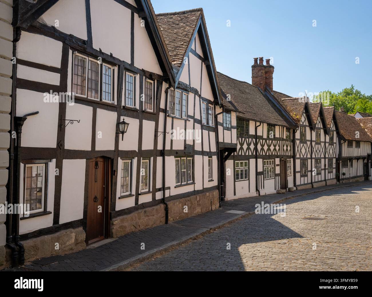 Antiche case in legno a graticcio su Mill Street a Warwick, Regno Unito. Foto Stock