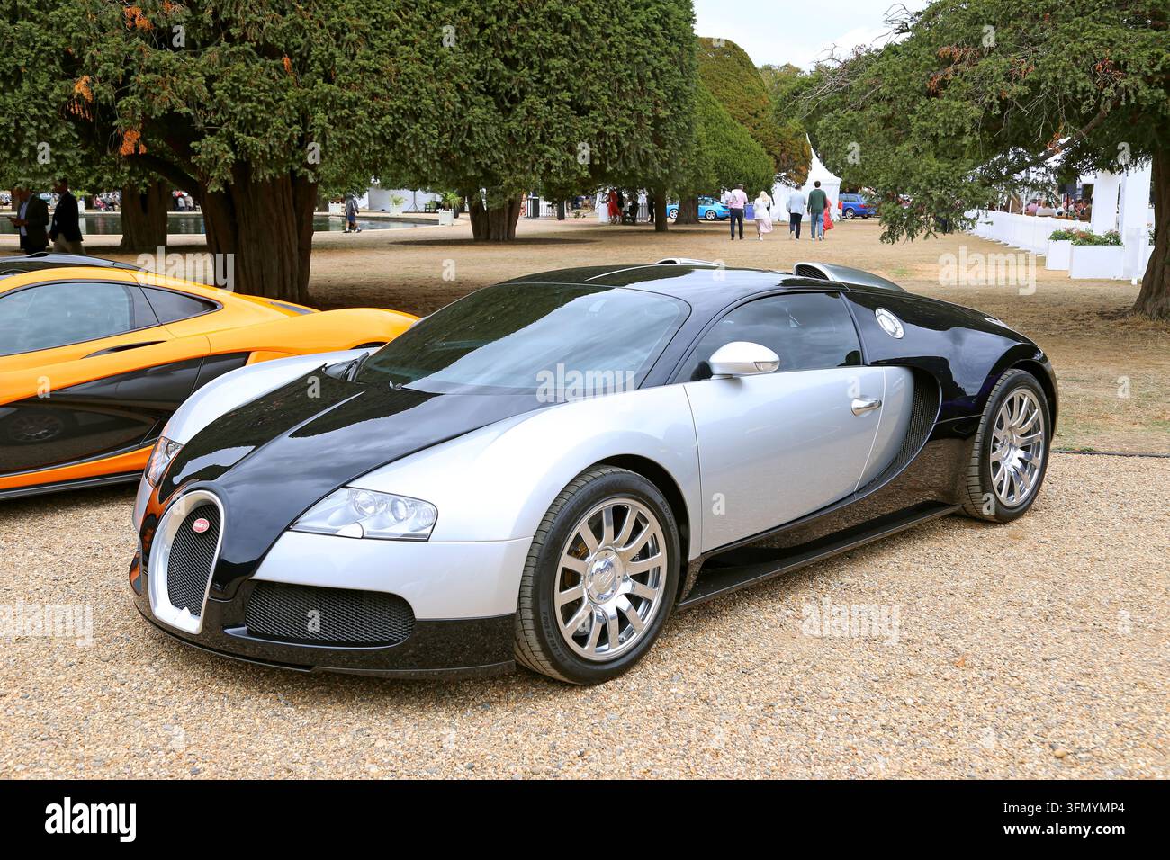 Bugatti Veyron 16.4 (2010), Concours di Eleganza 2026, Hampton Court Palace, Londra, Regno Unito, Europa Foto Stock