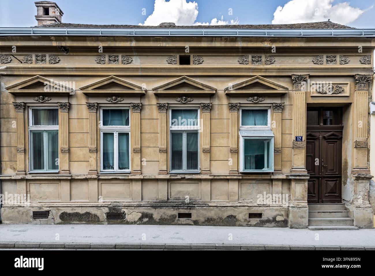 Edificio storico, 12 Patrijarha/ Via Patriarch Rajacica, Sremski Karlovci, Vojvodina, Serbia Foto Stock