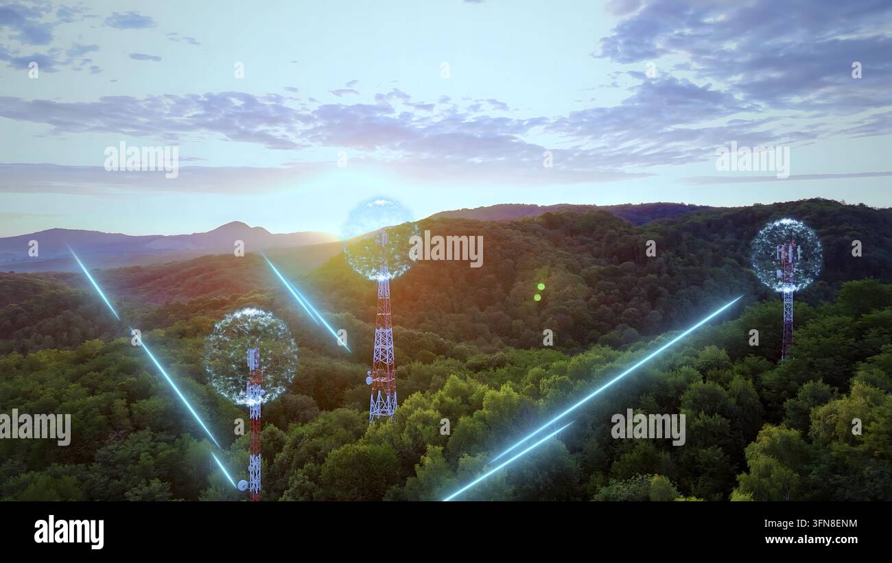 Vista aerea della connettività della rete IoT attraverso le torri di telecomunicazione. Concetto di comunicazione senza fili, dispositivi intelligenti e infrastruttura connessa Foto Stock