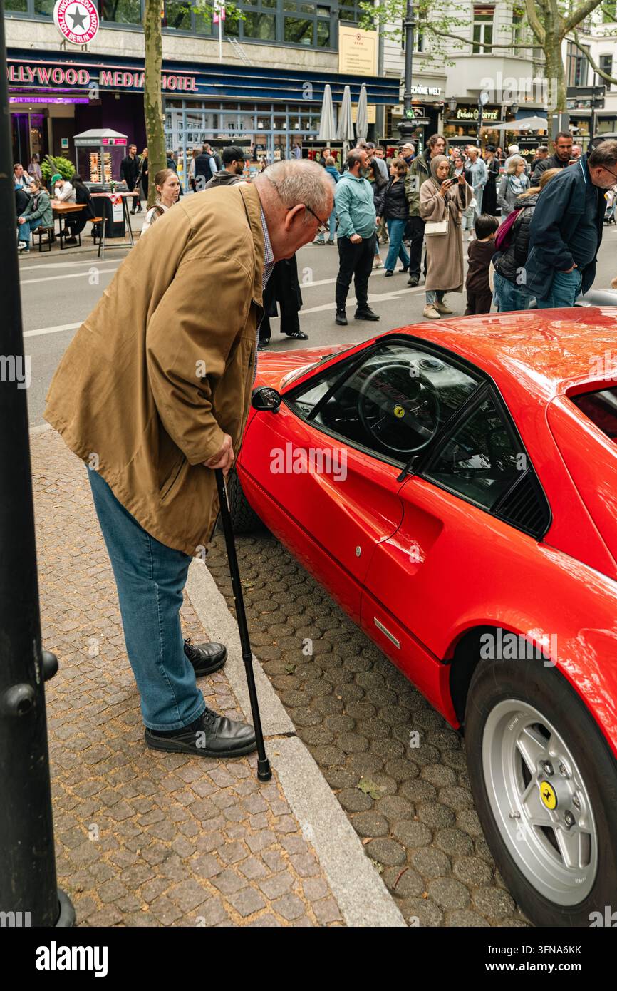 Auto sportiva rossa Ferrari ai Classic Days Berlino Foto Stock