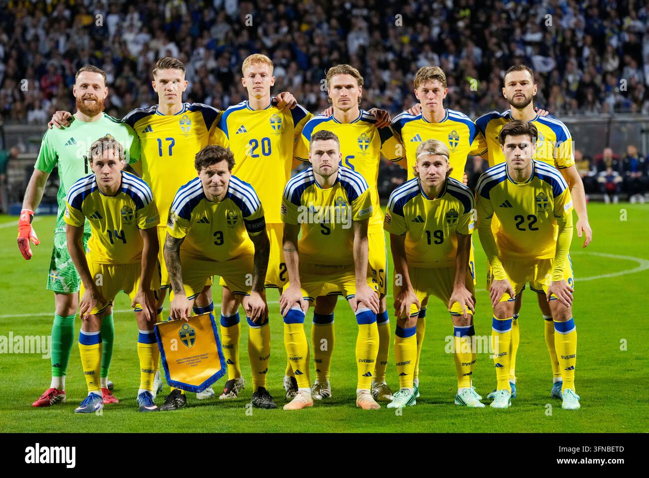 ZENICA, BOSNIA-HERZEGOVINA 20261002L'undici iniziale della Svezia prima della partita di calcio della Lega delle Nazioni tra Bosnia-Erzegovina e Svezia di venerdì allo stadio Bilino Polje di Zenica. Fila superiore da sinistra: portiere Viktor Johansson, Viktor Gyökeres, Hugo Larsson, Carl Starfelt, Alexander Bernhardsson e Jesper Karlström. Fila inferiore da sinistra: Hampus Skoglund, Victor Nilsson Lindelöf, Gabriel Gudmundsson, Sebastian Nanasi e Besfort Zeneli. *** L'immagine è inclusa nel PACCHETTO SPORTIVO. Per altri IMMAGINE A PAGAMENTO *** Foto: Jonas Ekströmer/TT/Code 10030 Questo testo è tradotto automaticamente Foto Stock