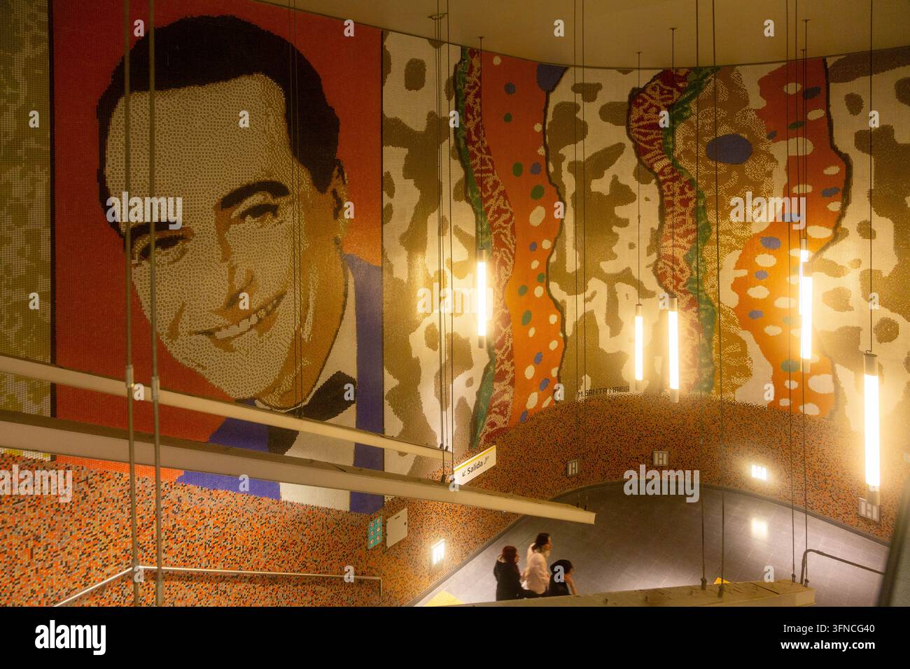 Buenos Aires, Argentina - 30 luglio 2017: Vista interna ad angolo alto del vibrante mosaico murale in piastrelle di ceramica del ritratto dell'attivista per i diritti LGBT Carlos Jauregui Foto Stock