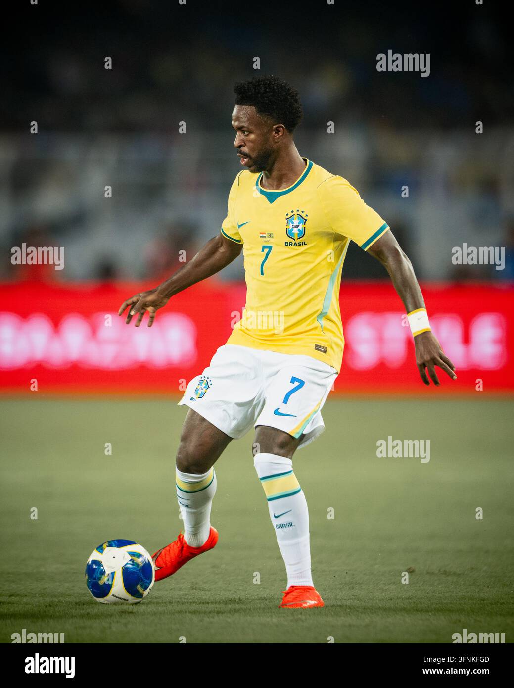 Partita amichevole internazionale India contro Brasile, Amichevole FIFA, Calcutta, India, 3 ottobre 2026. L'India in maglia blu, il Brasile in gialla. Foto Stock