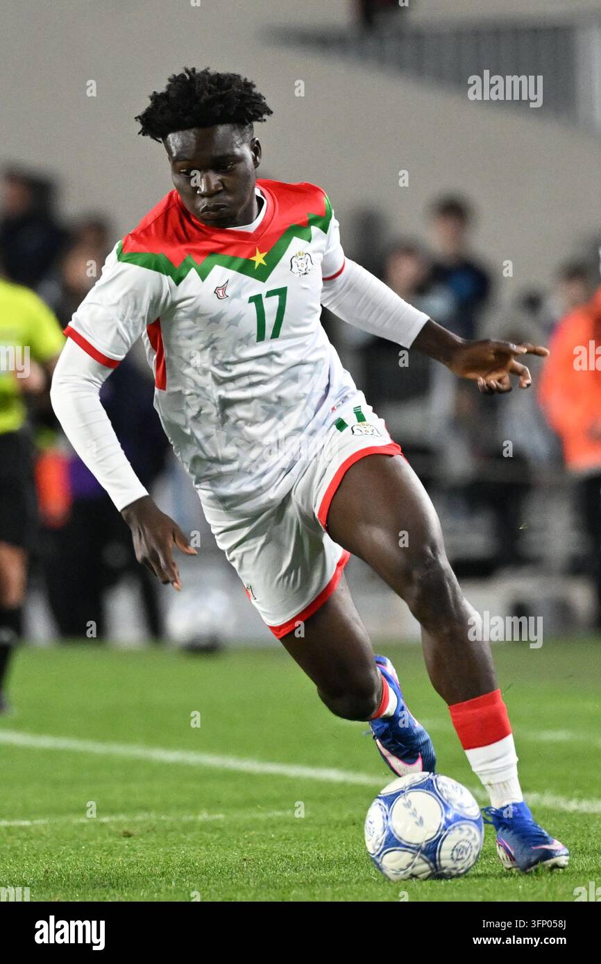 L'attaccante del Burkina Faso Ousmane Camara controlla la palla durante una partita amichevole internazionale tra Argentina e Burkina Faso allo stadio Monumental di Buenos Aires il 3 ottobre 2026. (Foto di Eduardo Biscayart / PHOTOxPHOTO) Foto Stock