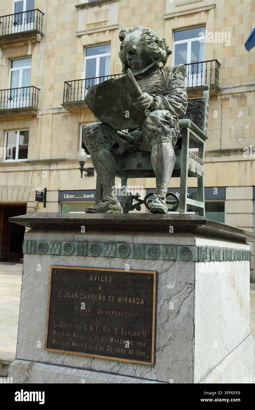 Oviedo è una città situata nel nord-ovest della Spagna, tra i Monti Cantabrici e il Golfo di Biscaglia. È la capitale delle Asturie. Foto Stock