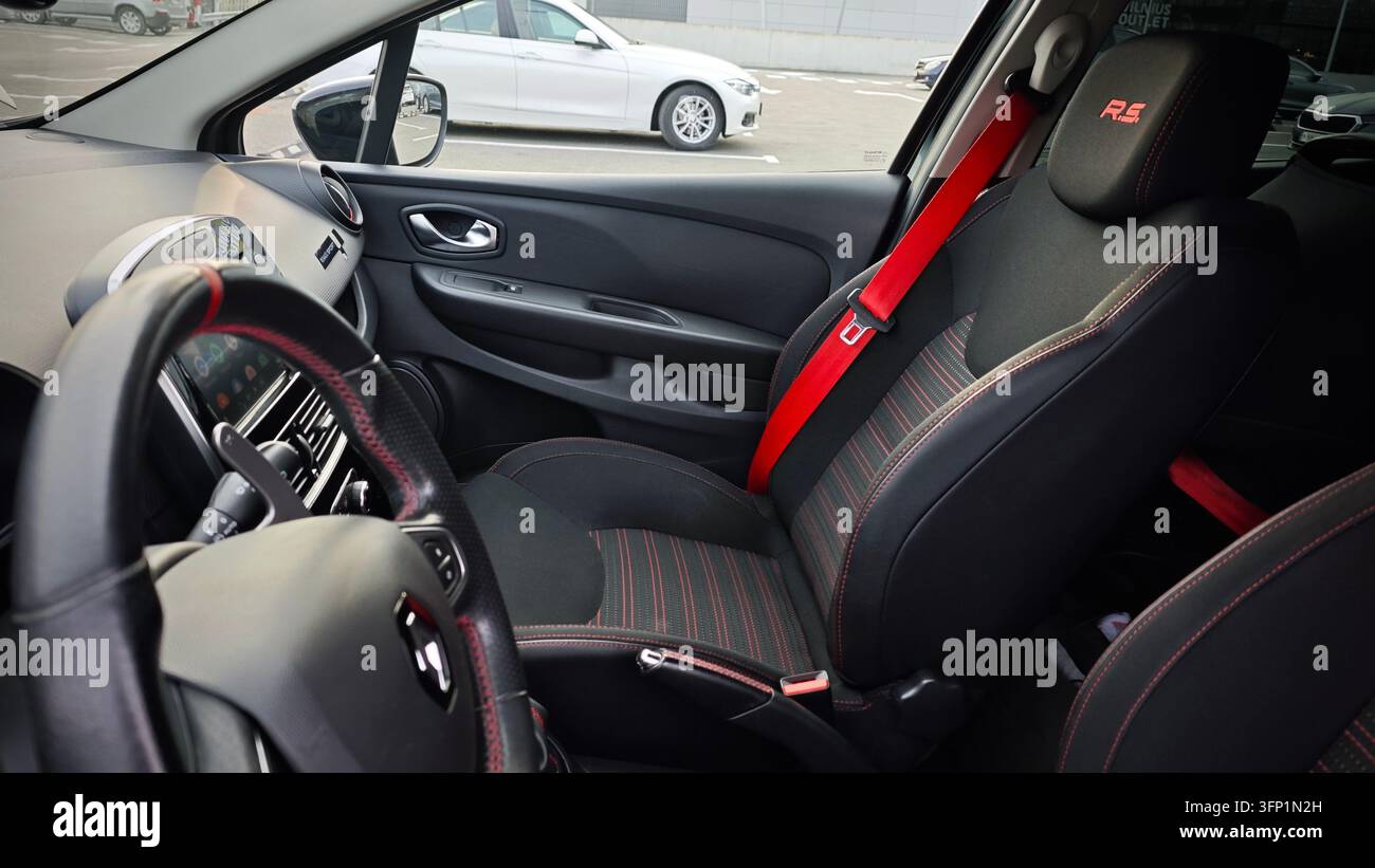 Vista interna di una Renault Clio R.S Foto Stock