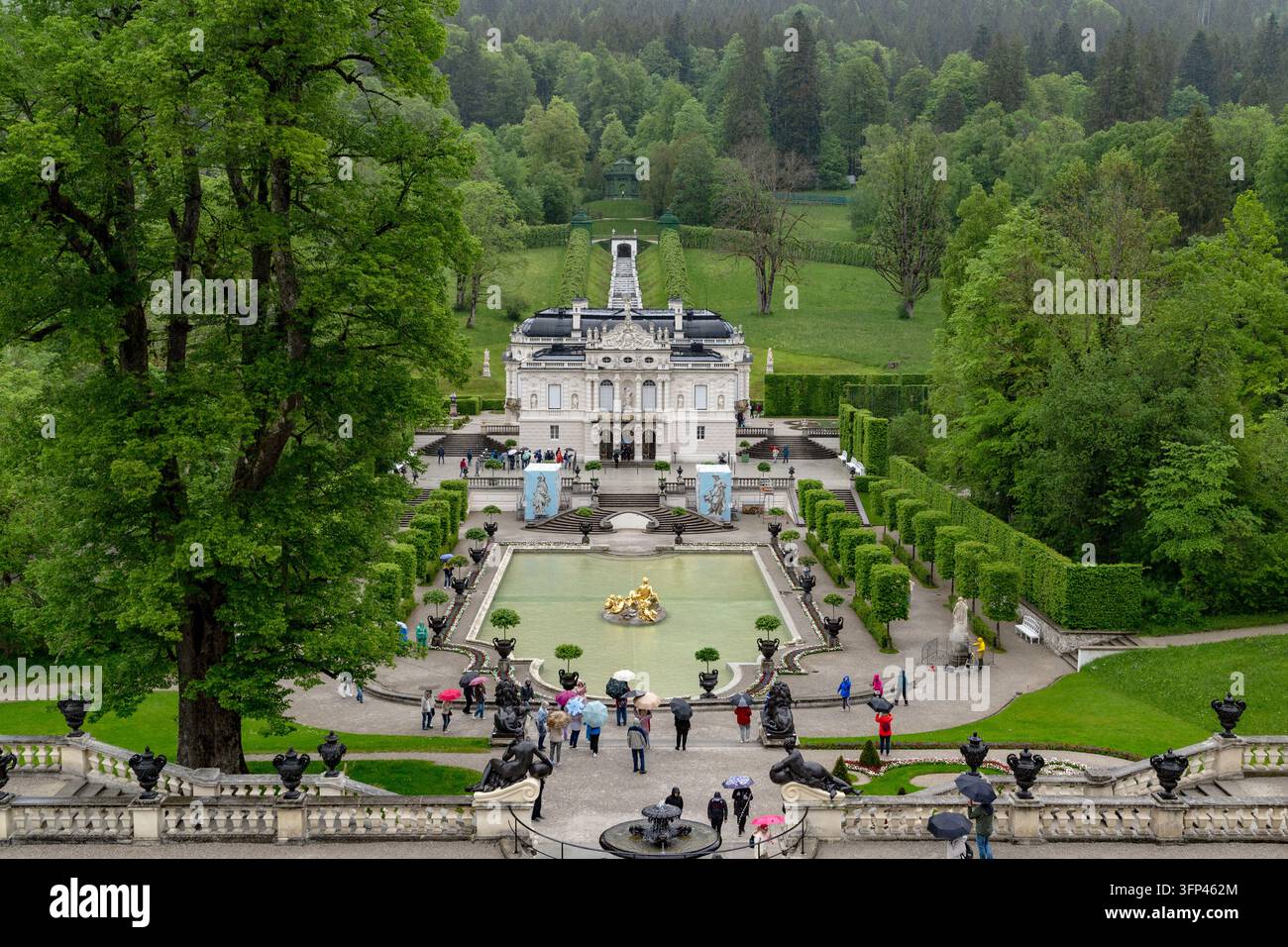 ETTAL, GERMANIA - 21 MAGGIO 2024: Questo è il castello dell'alta Baviera Linderhof di Re Ludovico II Foto Stock