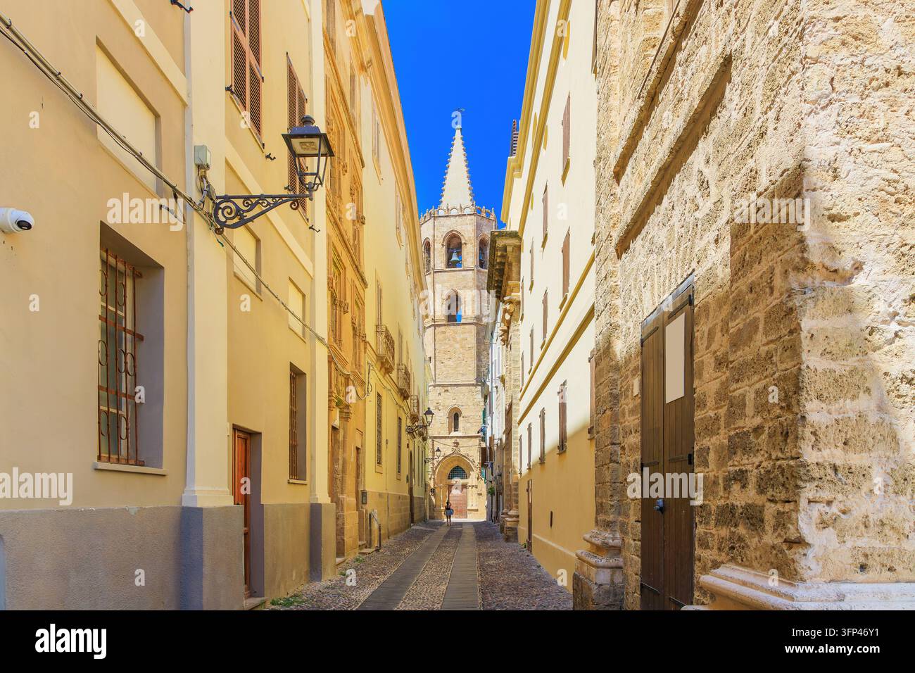 Sardegna, Italia. Cattedrale di Santa Maria nella vecchia città di Alghero. Foto Stock