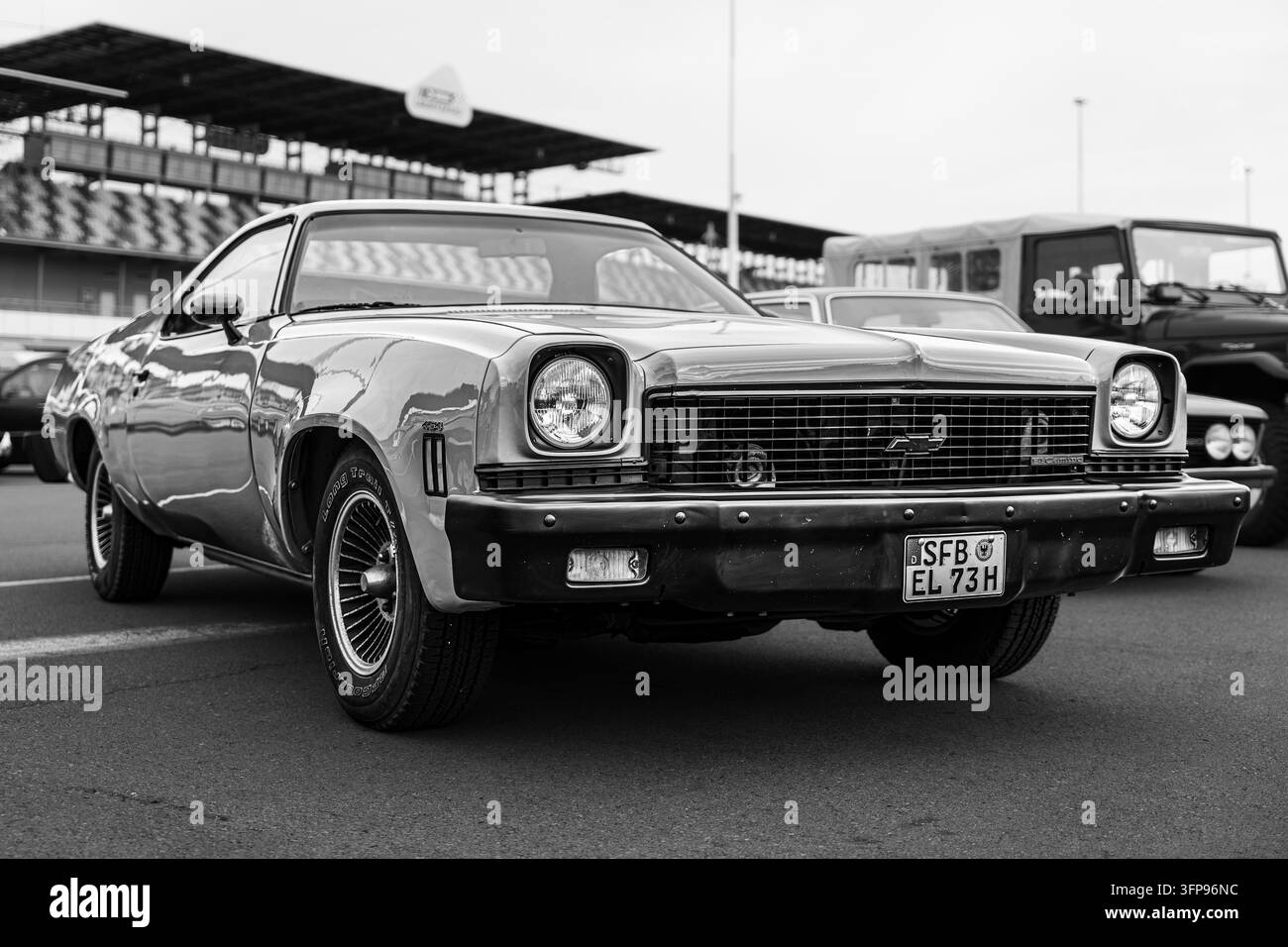 LAUSITZRING, GERMANIA – 19 SETTEMBRE 2026: Coupe utility Chevrolet El Camino, 1973. Bianco e nero. DEKRA Klassik Tage (DEKRA Classic Days). Foto Stock