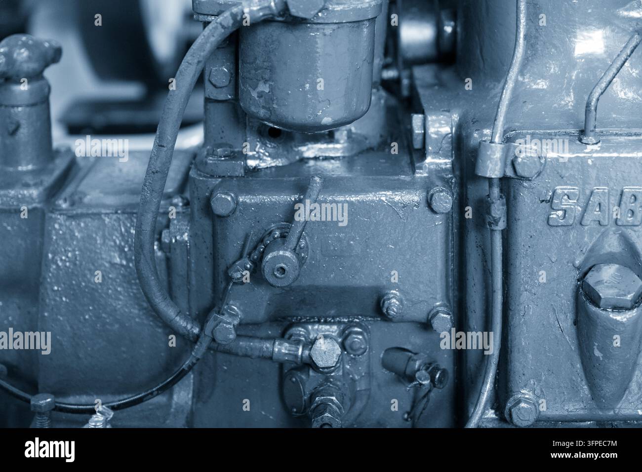 Parti e componenti di motori marini vecchi ma ben conservati Foto Stock
