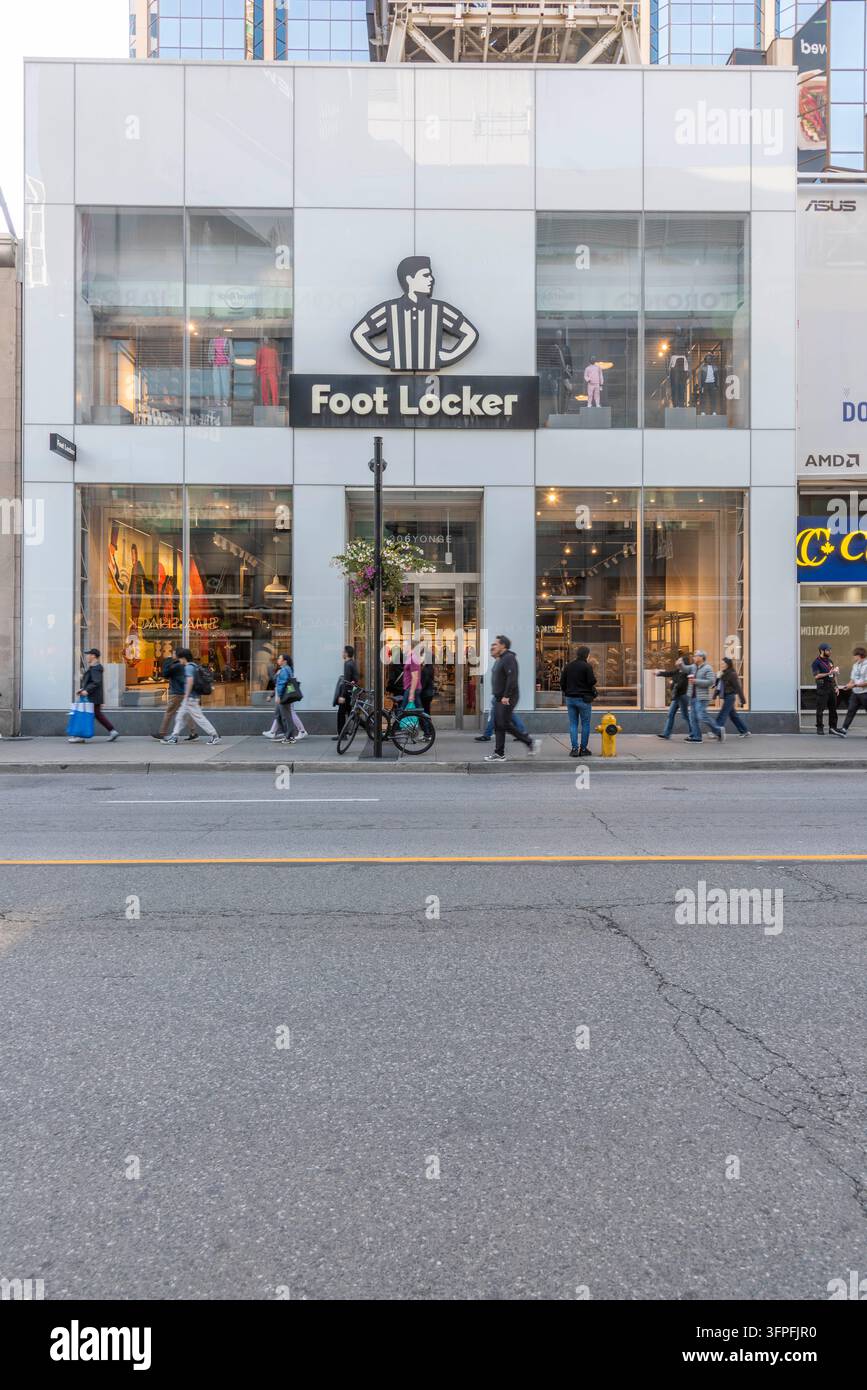 Toronto, Ontario, Canada – 3 ottobre 2026 l’esterno di Foot Locker Foto Stock